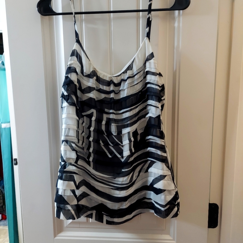*Make an offer* NY&C Black & White Spaghetti Strap Tank Size S